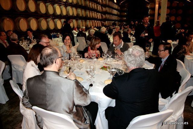 una-cena-con-vino una-cena-con-vino